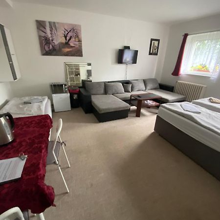 Homestay U Hanky Zdiby Exteriér fotografie